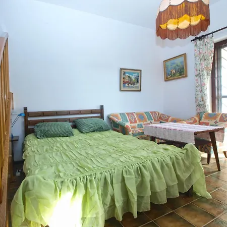 Ana 1786 * Premantura